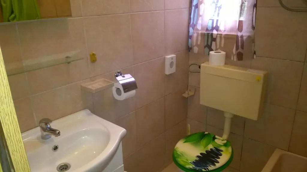 Eldi Apartments