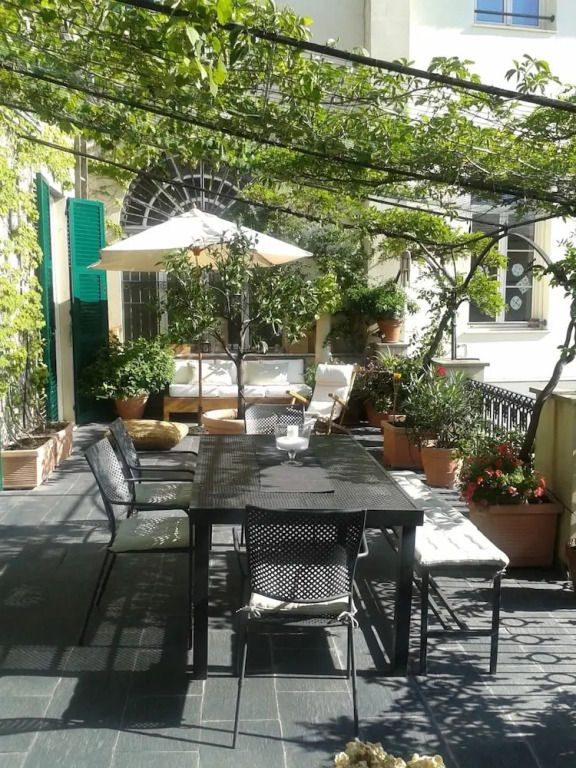 Valery Guest House