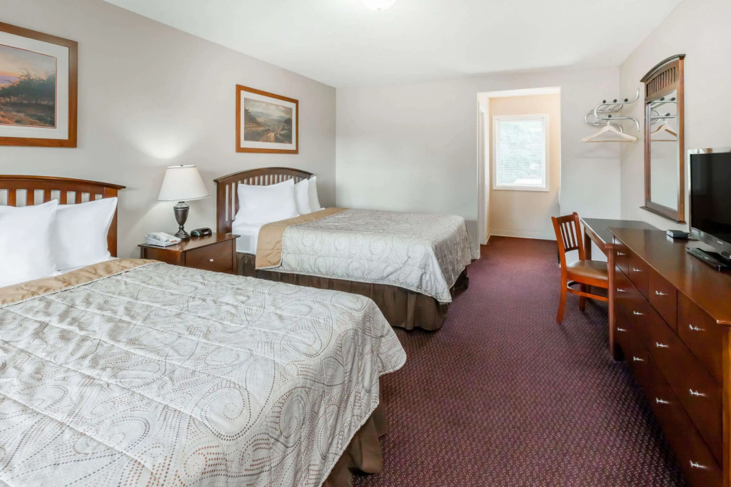 Howard Johnson by Wyndham Traverse City