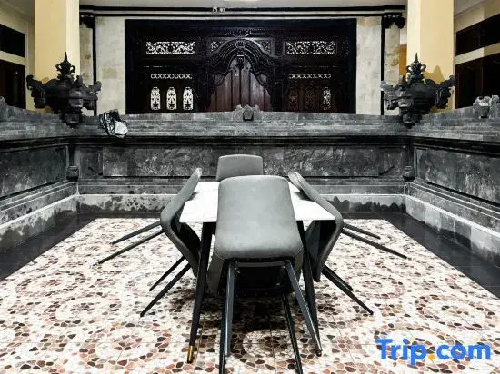 Urbanview Noja Guest House near Living World Denpasar
