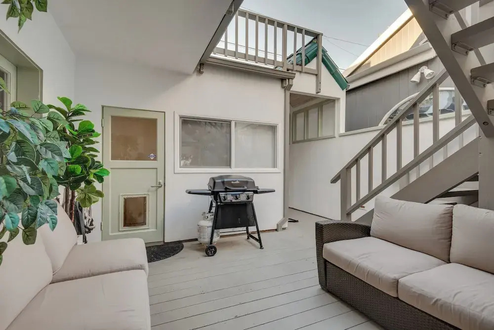 Beachfront Malibu House w/ Sauna & Ocean-view Deck