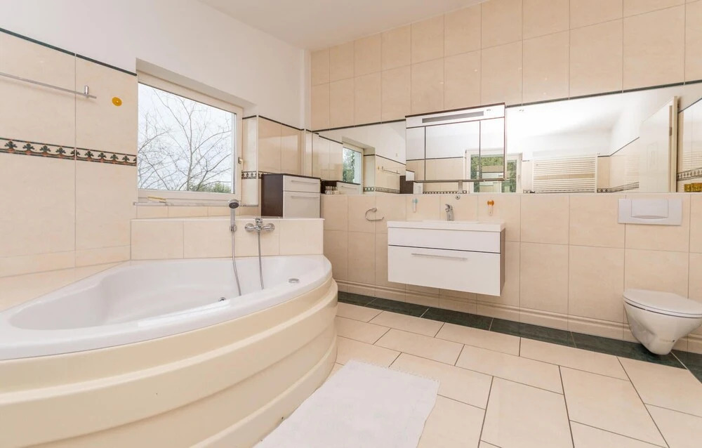 Gorgeous Home In Rastane Donje