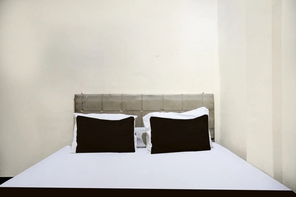 Hotel O Medan near Sun Plaza formerly Medan Baru House