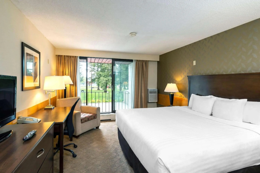 Prestige Riverside Lodge Quesnel