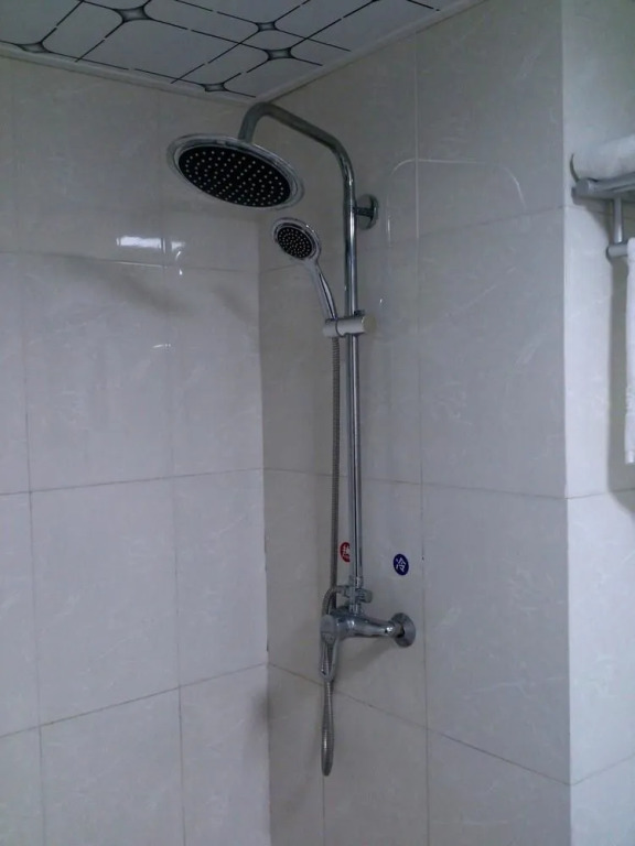 Wuhan Yanlong Business Hotel
