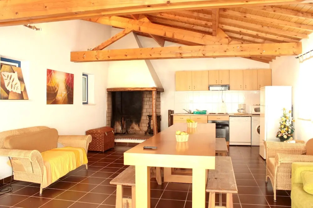 House with 3 Bedrooms in Burinhosa, Pataias, with Pool Access And Wifi - 5 Km From the Beach
