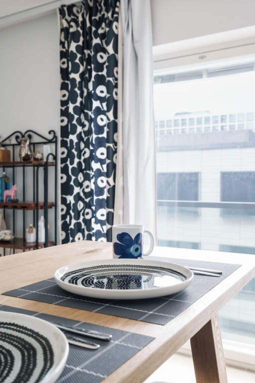 Modern 1BR Apt in Mall of Tripla