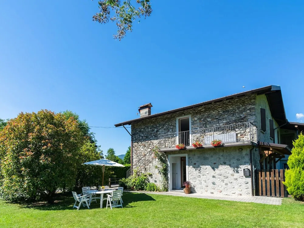 Peaceful Apartment in Grovedona Italy Near Lake