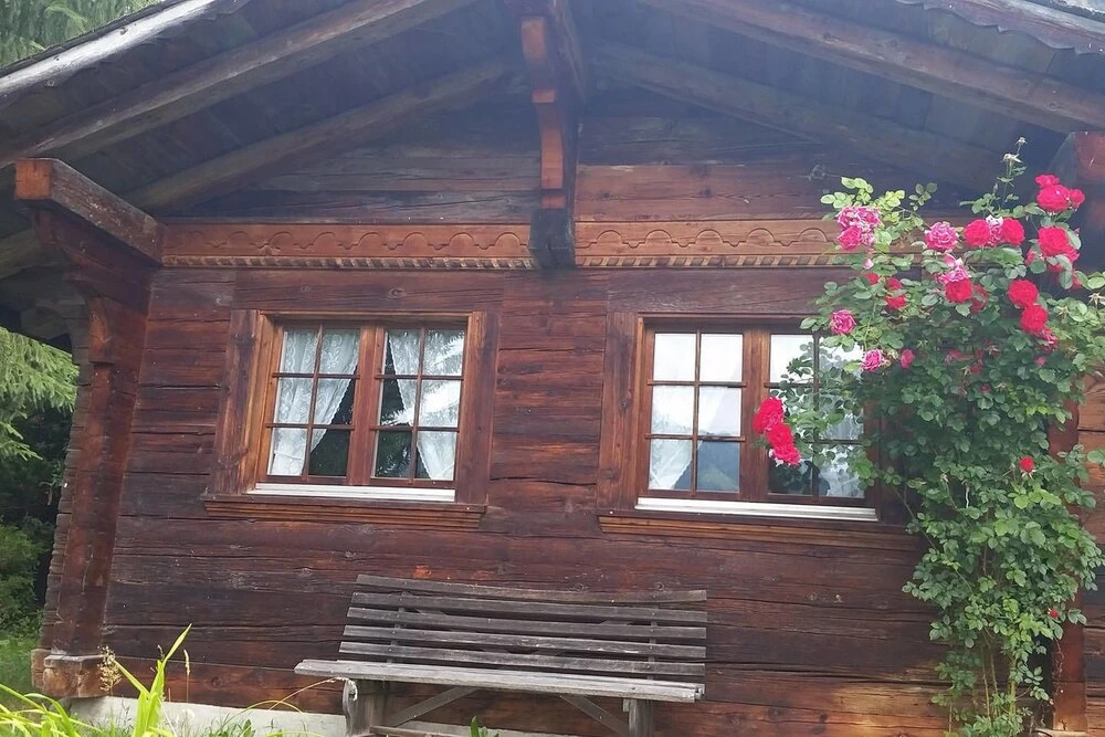 Gstaad - Amazing Lake Chalet