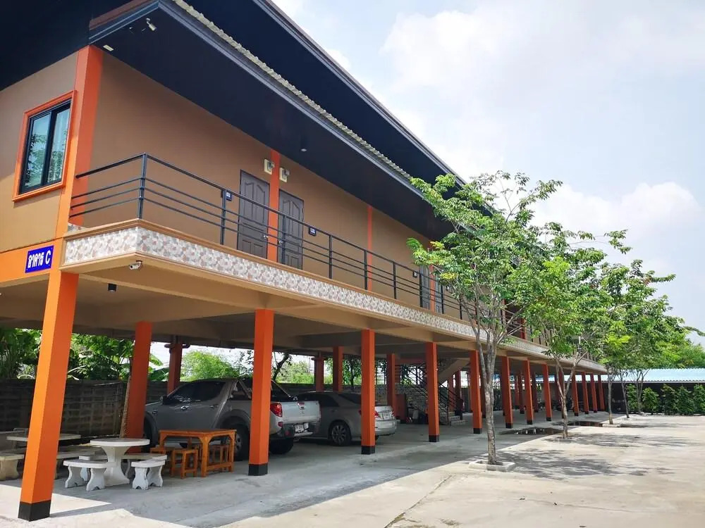 โรงแรมห้วยทราย Huaisai Hotel