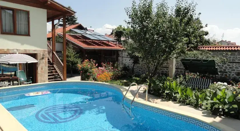 Villa Lirik