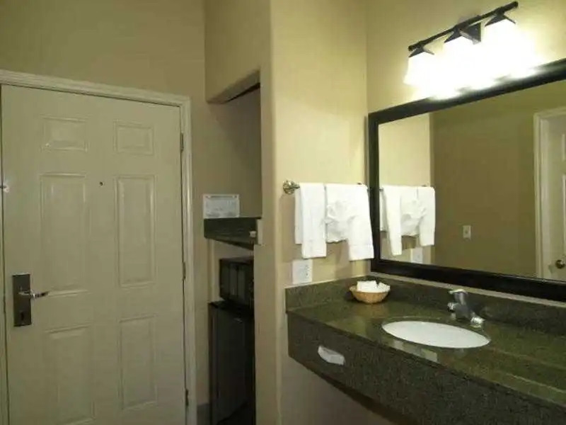 Cotulla Whitten Inn