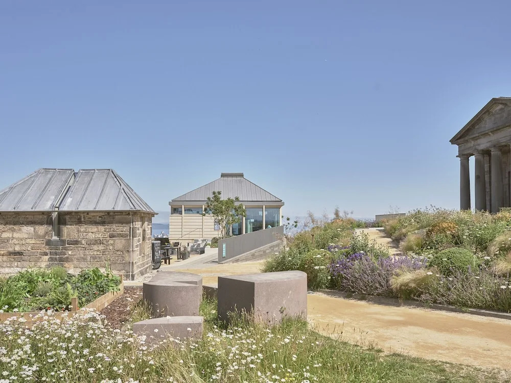 JOIVY Observatory House & Apartment