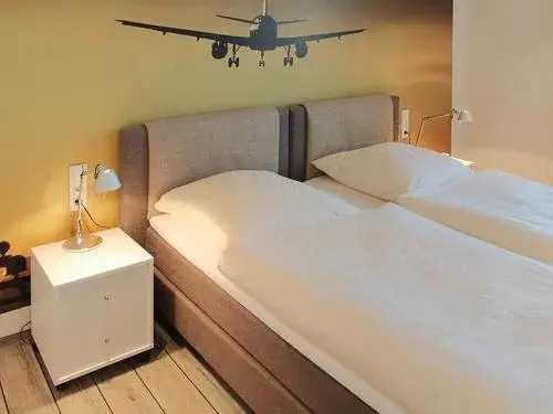 JU52 Restaurant Hotel Lounge