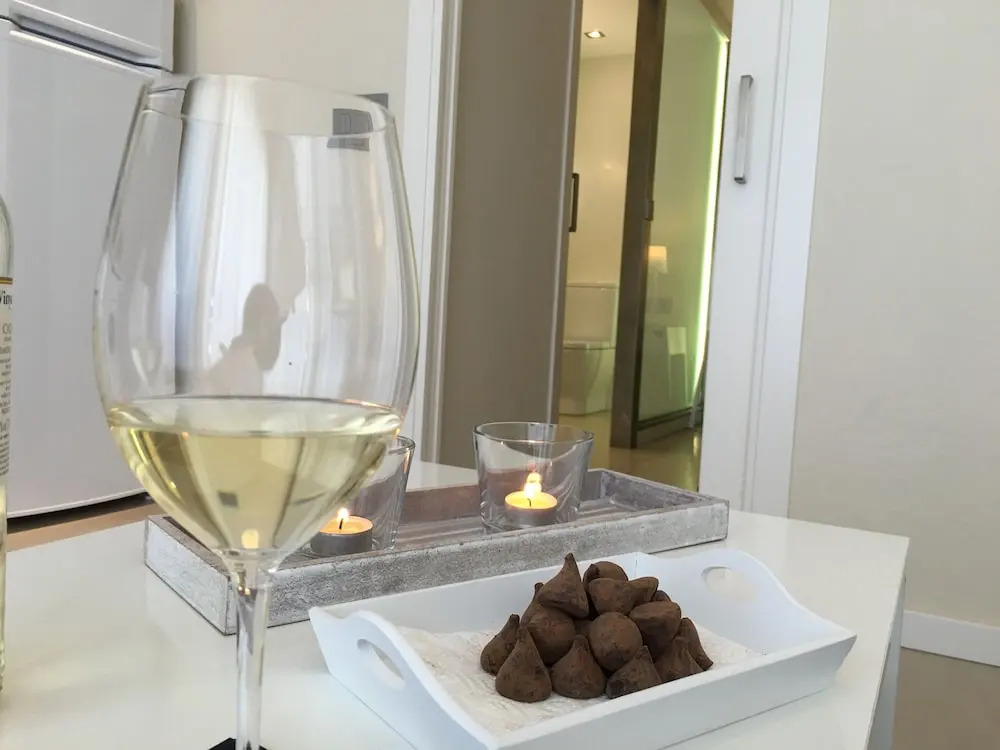 Studios Coll, Terrace & Pool