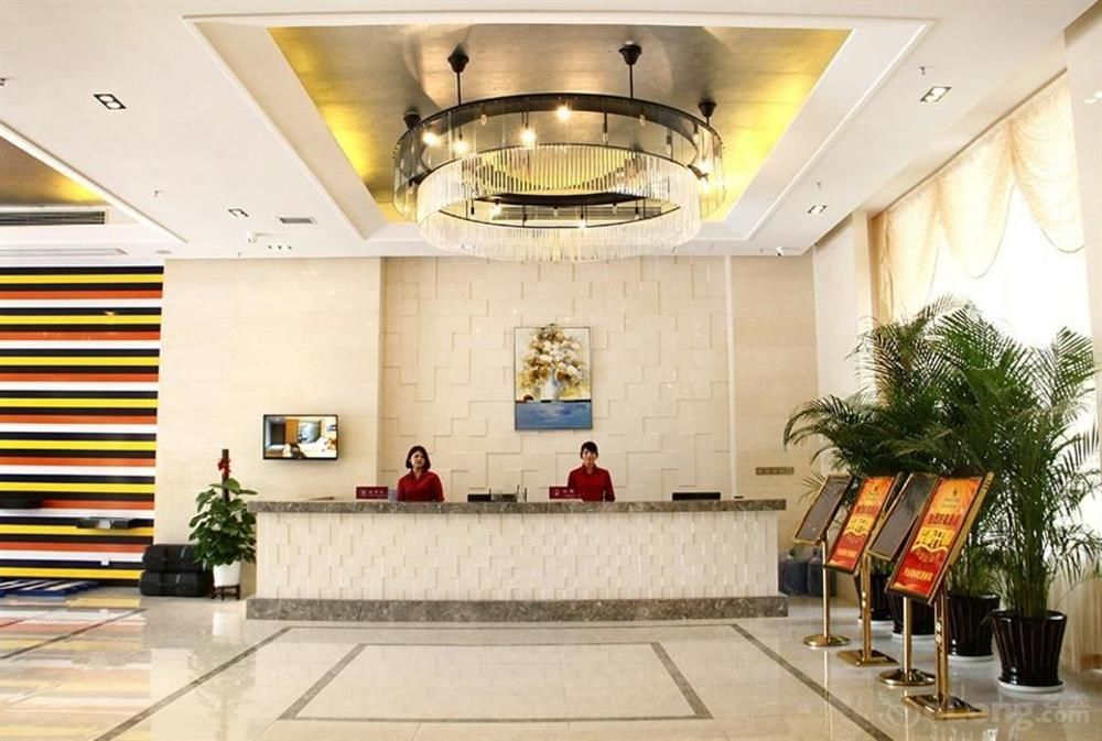 Himalaya Hotel (Shenzhen North Railway Station Tongcheng Center Branch)