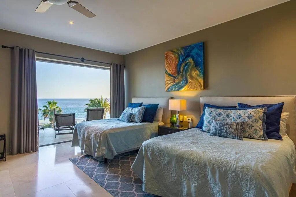 Views to El Arco, Famous Cabo San Lucas bay rock formation