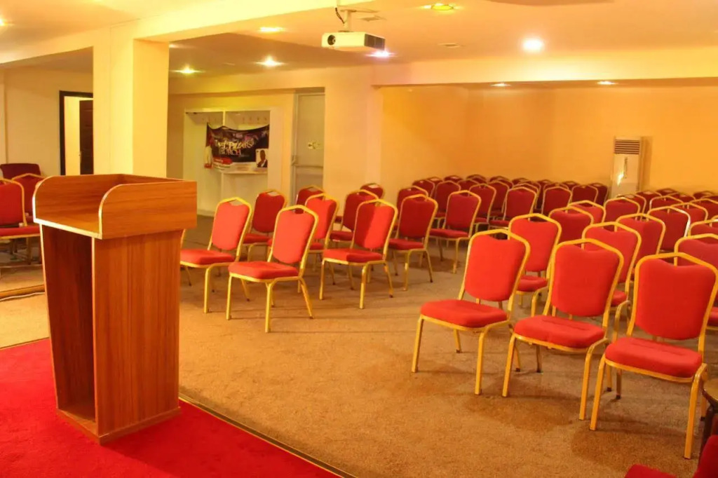 City Royal Hotel