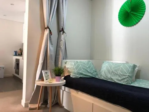 Exquisite Family Home +Parking, Close to CBD