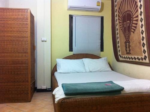 Gaeng Phet Restaurant & Guesthouse