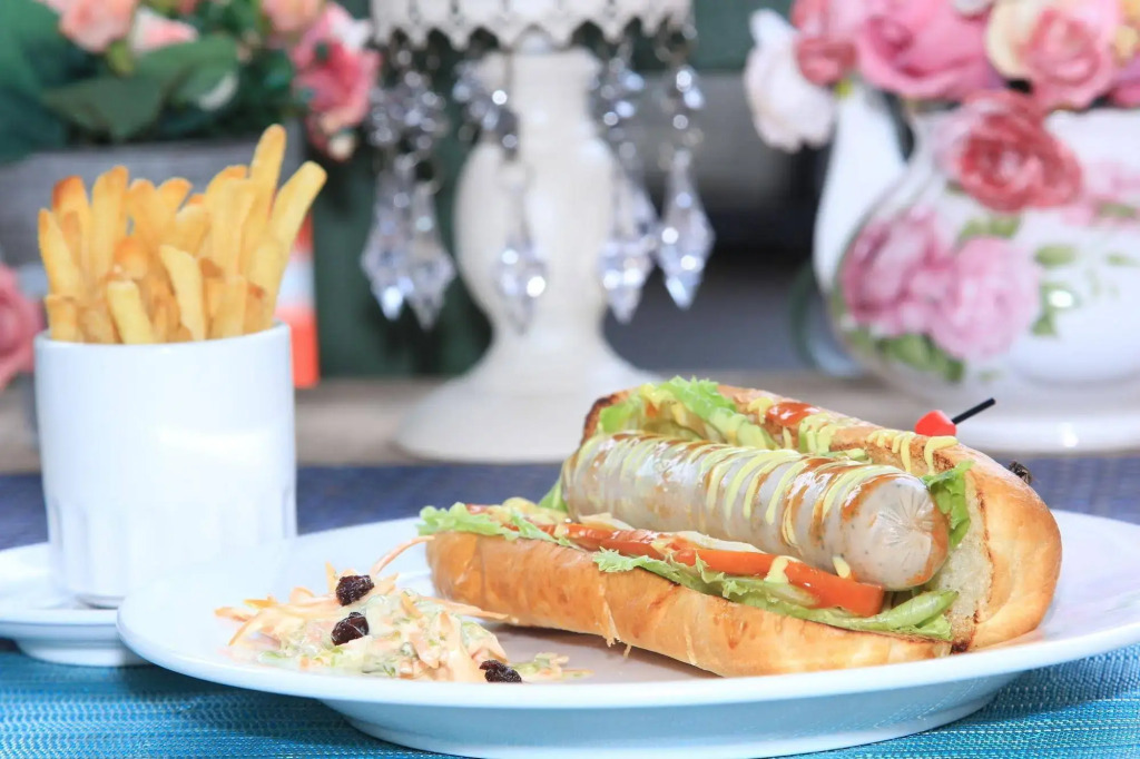 Noor Hotel