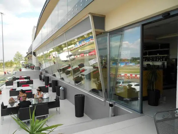 Gokart Hotel