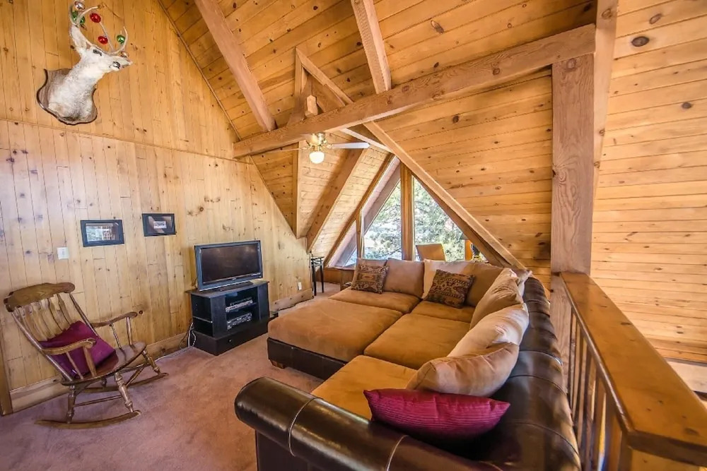 Cross Planning #93 3 Bedrooms 2 Bathrooms Home