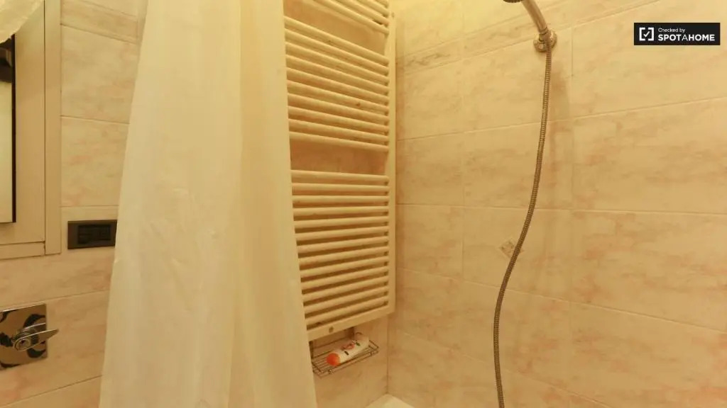15 min from city center metro m1