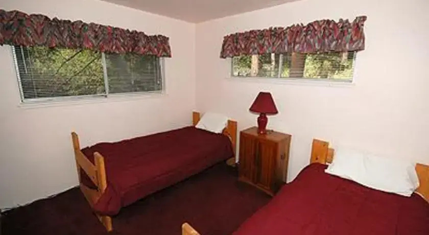 RedAwning June Way Holiday home 1