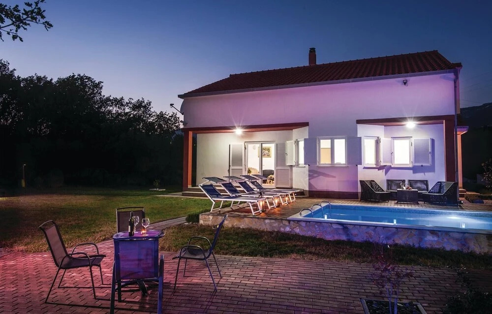 Amazing Home In Kastel Novi