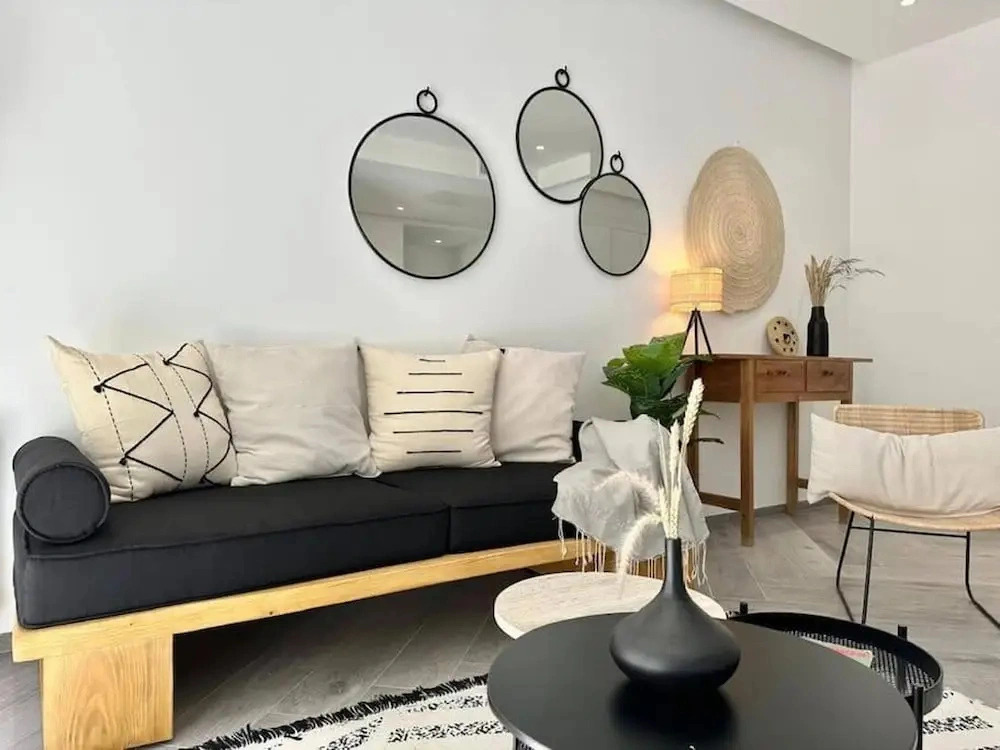 Onyx Apartment at Lake 2 With Beautiful Terrace