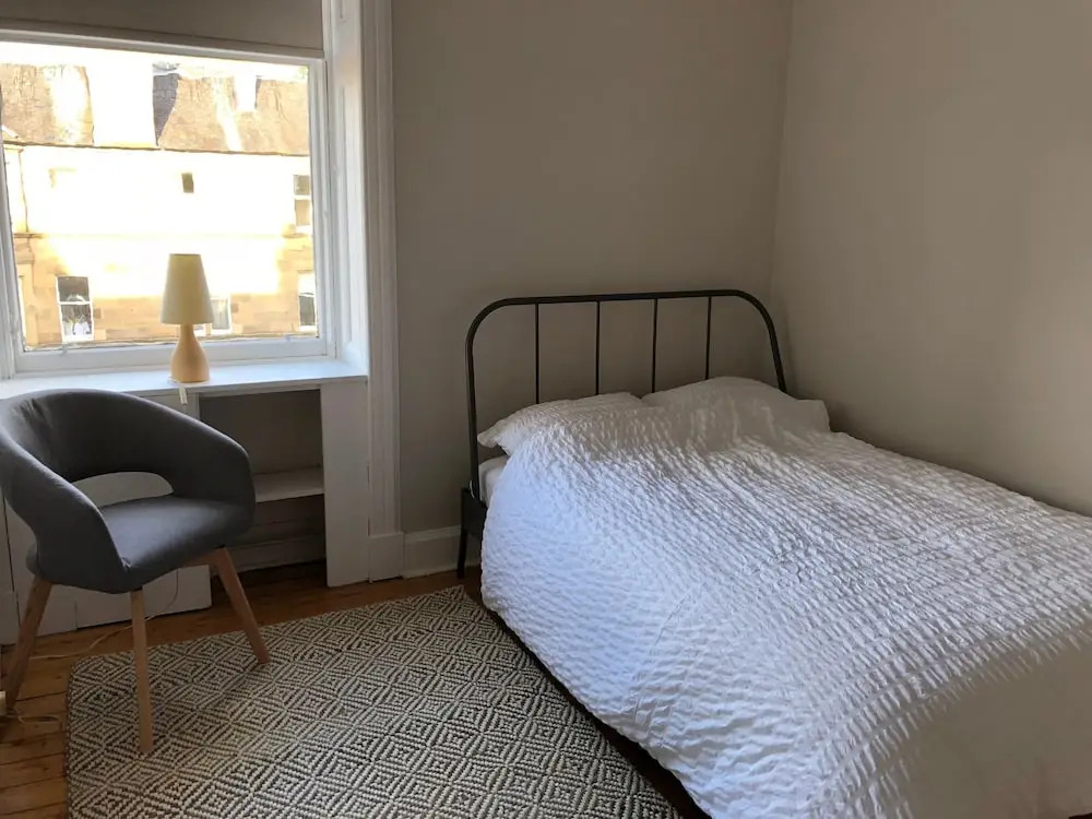 Traditional 3 Bedroom Tenement in Marchmont