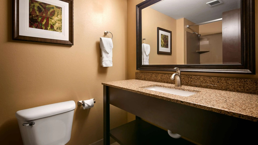 Best Western Woodland Inn