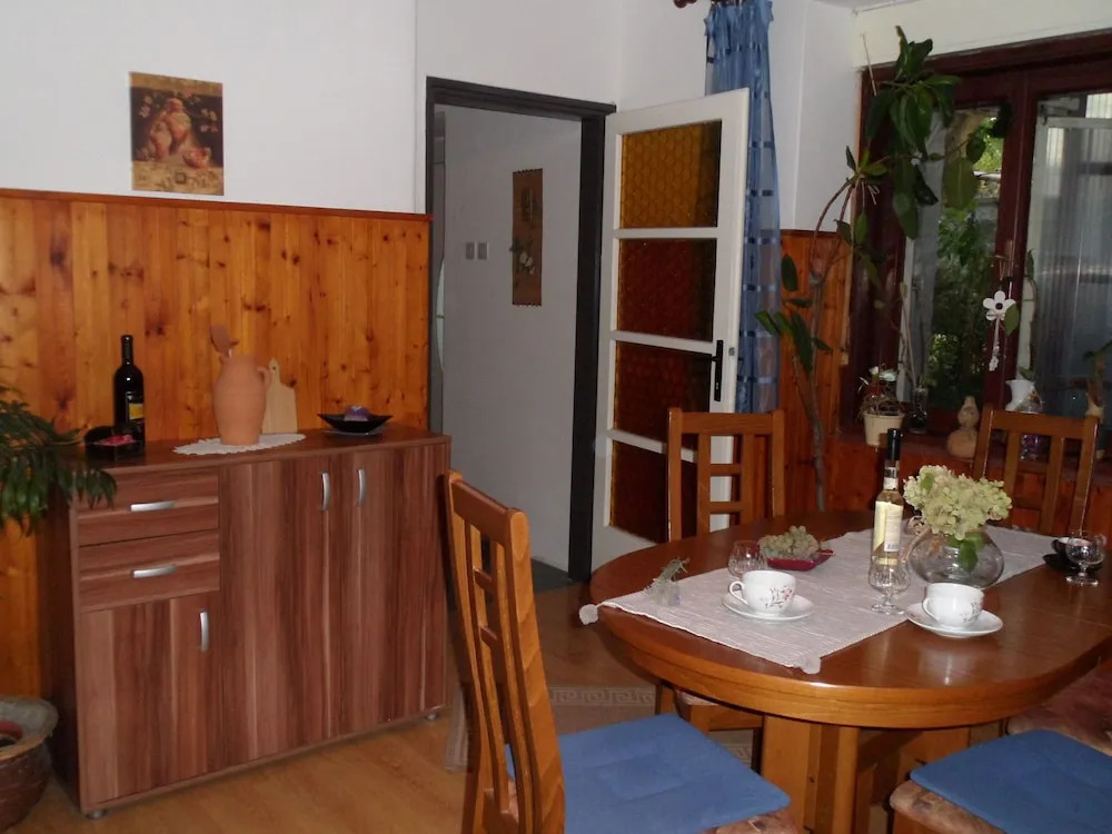 House House Klaric-perl