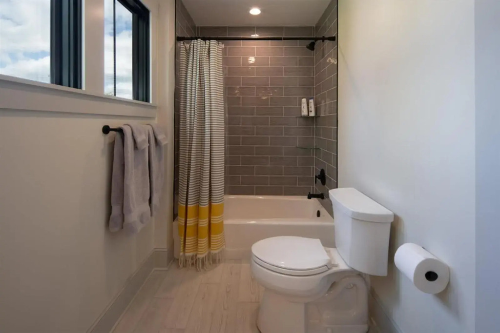 Kings Creek Cottage · Kings Creek Cottage Downtown