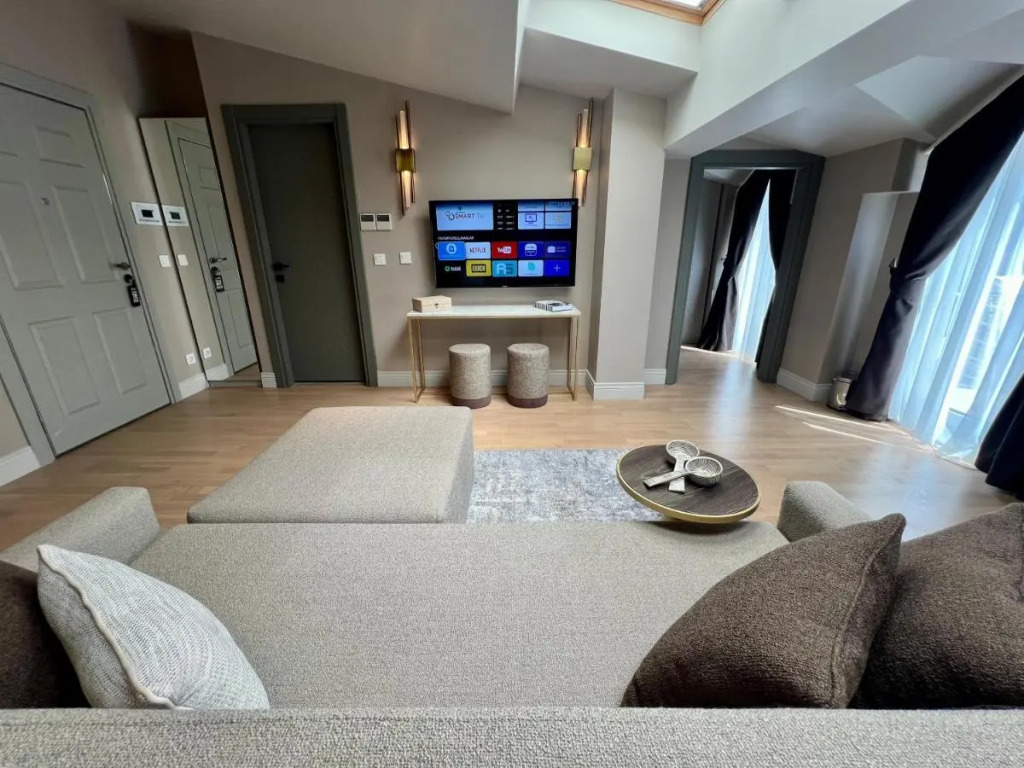 Weingart Suites Hotel