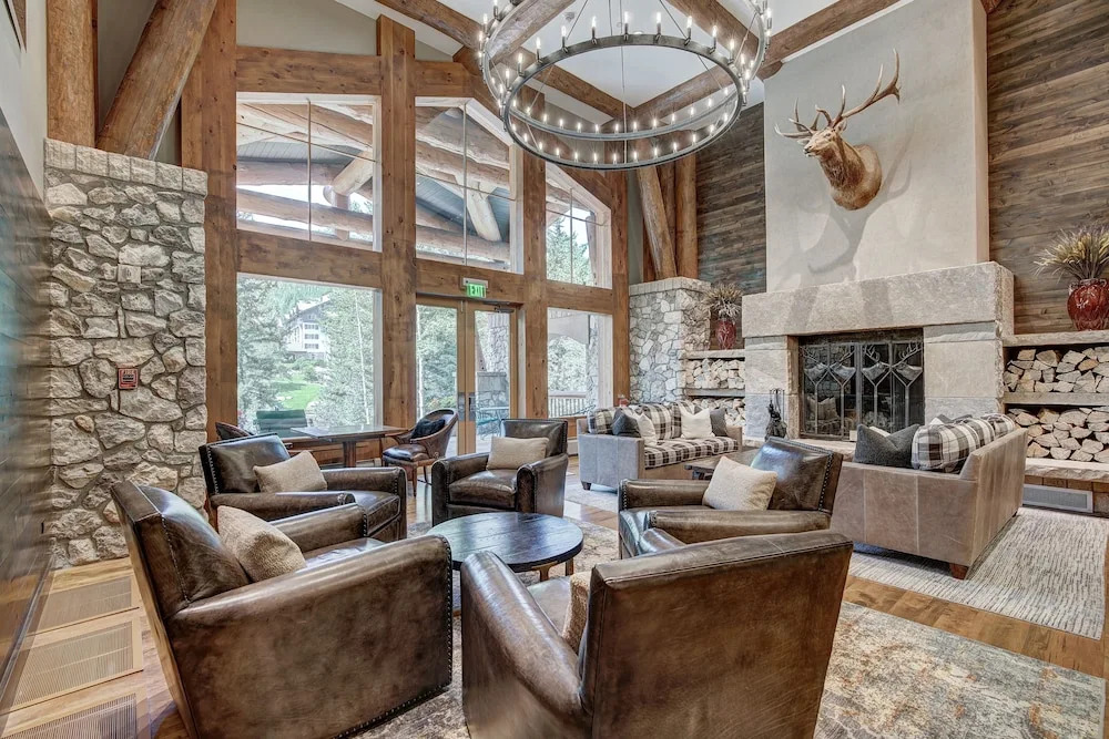 Bright Ski In/out  3br 3.5ba 3 Bedroom Condo by RedAwning