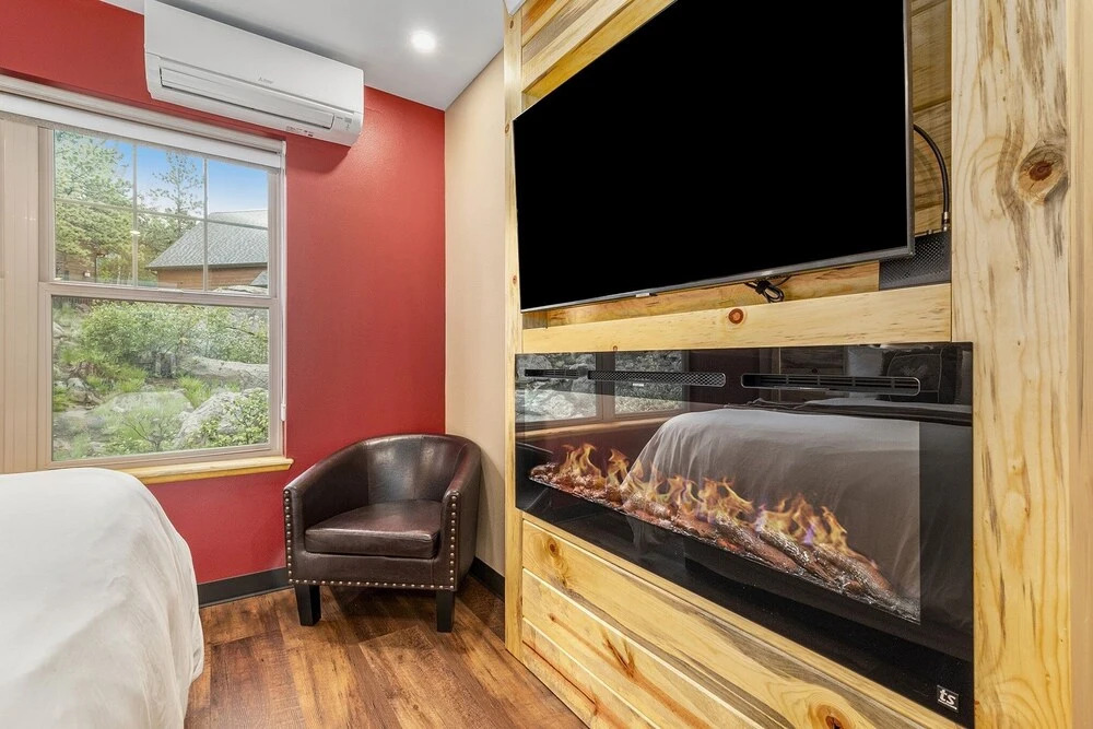 Solitude Fern Lake 202 - Estes Park 1 Bedroom Studio by RedAwning