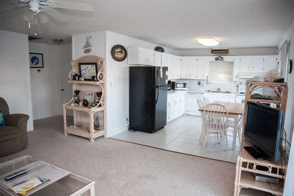 Native Sun 2 Bedroom Cottage by RedAwning