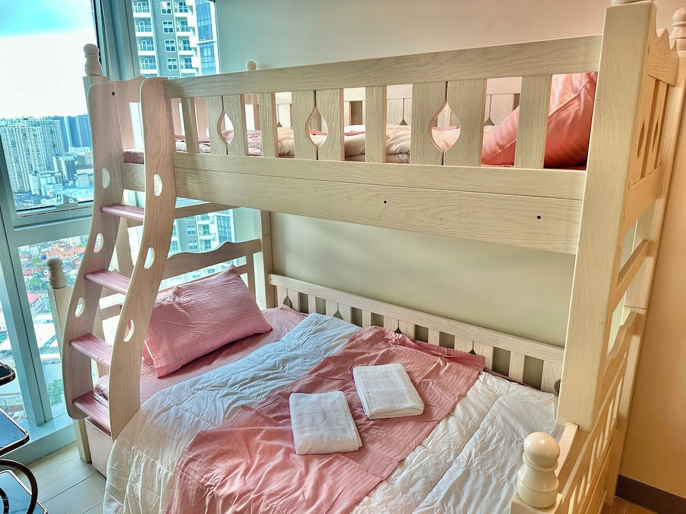 RareCut 177sqm 4BR Uptown Parksuites BGC