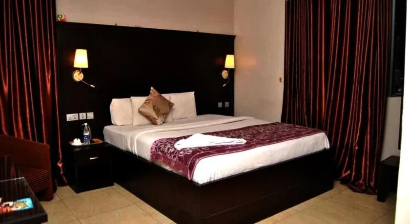 Royal Jatoz Hotels