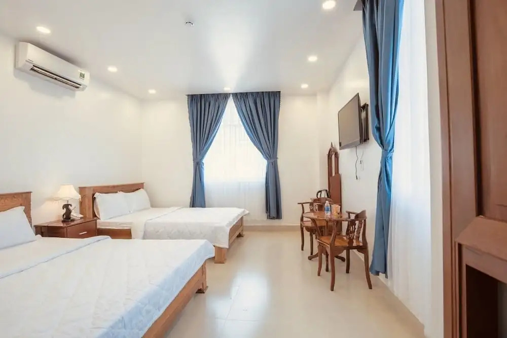 Khách sạn Tuyết Hiển