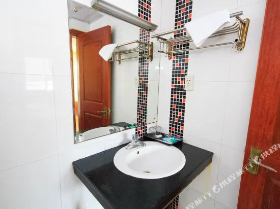 Huahang Hostel