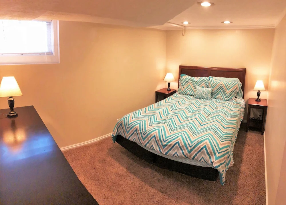 Near Downtown Salt Lake City - 6 Br Home
