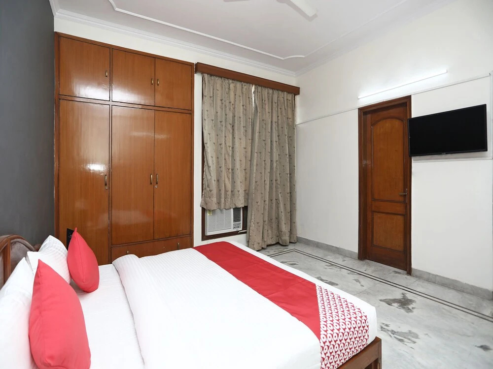 OYO 14408 Corple Stays