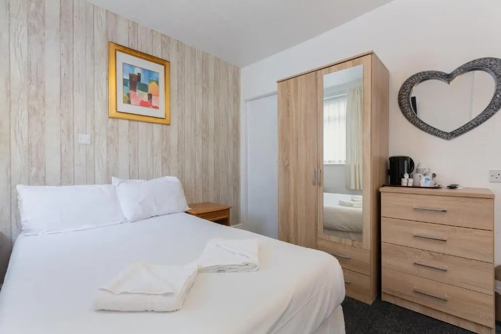 The Sandringham Court Hotel & Apartment-All Groups Welcome Here