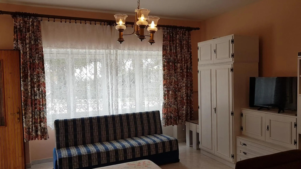 Apartments Anita - One Bedroom Apartment with Garden