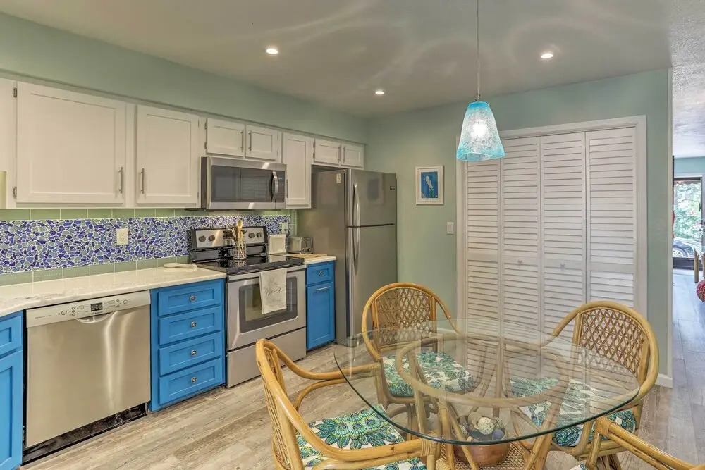 Walk to Ocean: North Myrtle Beach Townhome!
