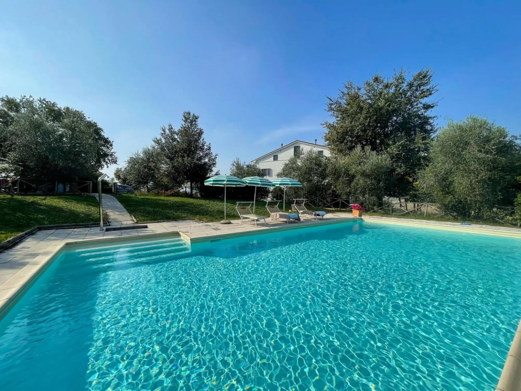 Scenic apartment in Belvedere Ostrense with private pool
