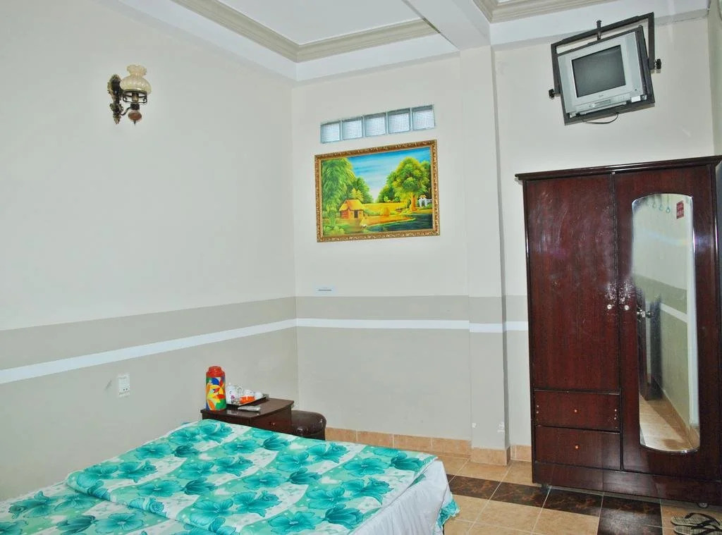 Phung Hong Hotel